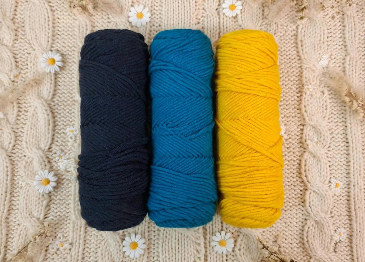 ACRYLIC YARN